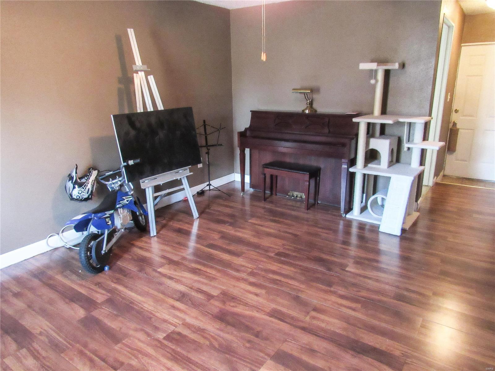 2520 Reveres Route Granite City, IL 62040 - Photo 13 of 15 Gallery Image 13