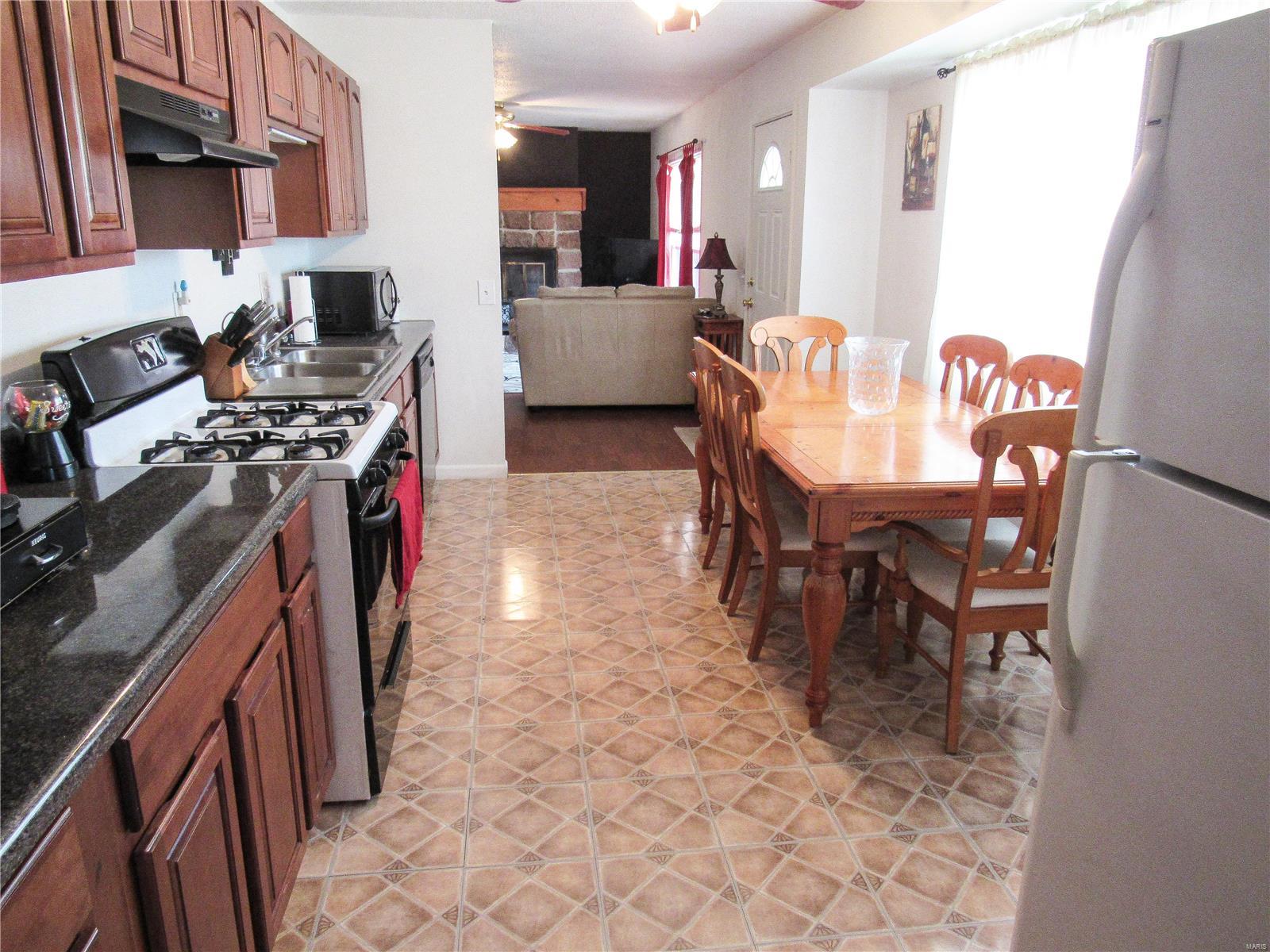 2520 Reveres Route Granite City, IL 62040 - Photo 8 of 15 Gallery Image 8