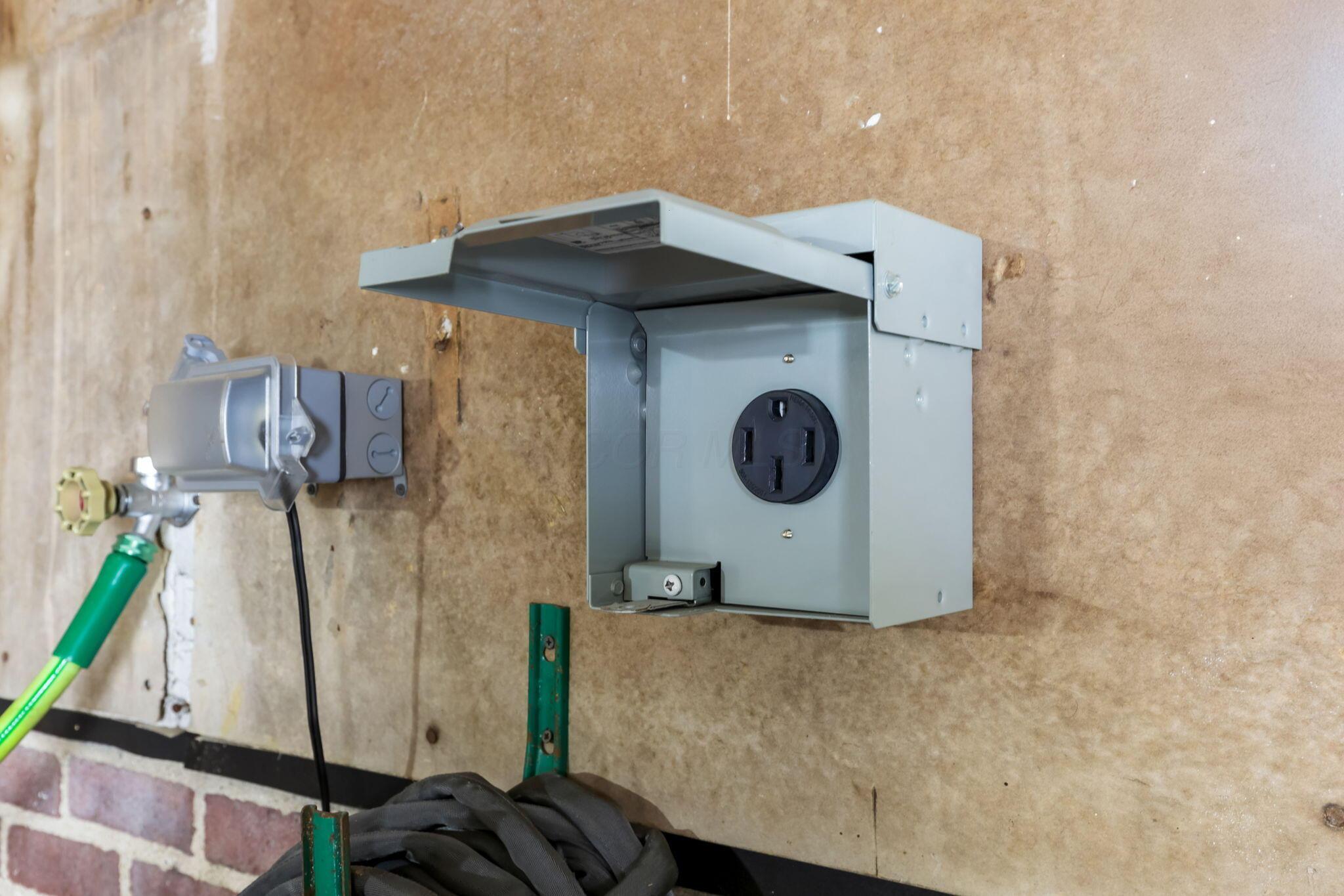 90 Brevoort Road Columbus, OH 43214 - Photo 40 of 50 Special plug for portable generator (inside outdoor storage area)