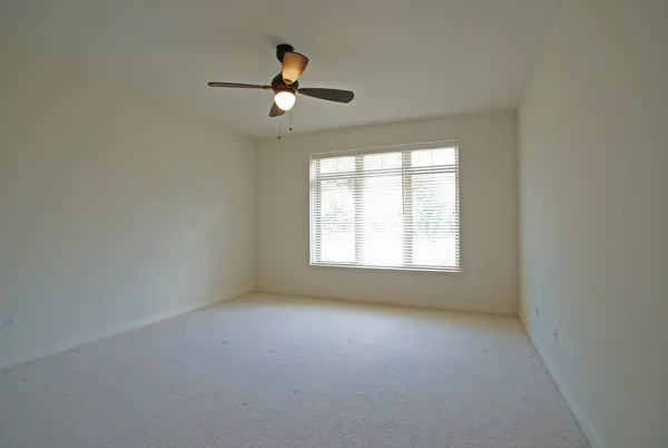 $3,200 | 425 Benjamin Drive, Unit 209, Vernon Hills, IL 60061