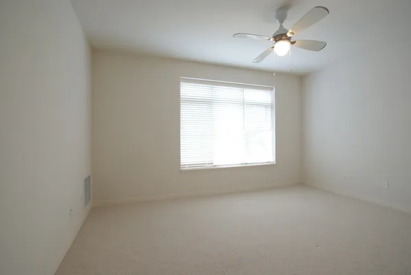 $3,200 | 425 Benjamin Drive, Unit 209, Vernon Hills, IL 60061