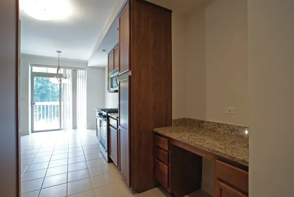 $3,200 | 425 Benjamin Drive, Unit 209, Vernon Hills, IL 60061