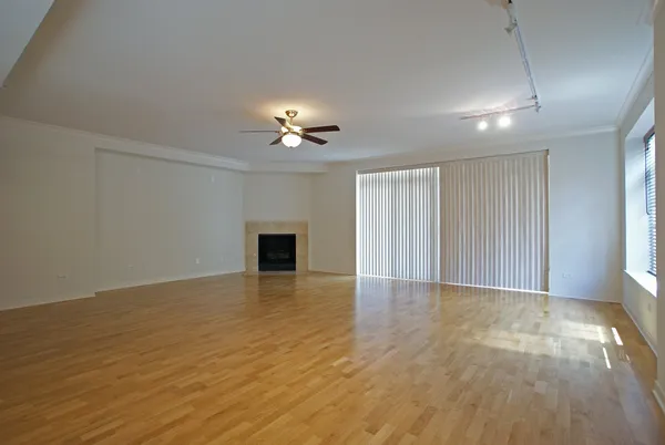 $3,200 | 425 Benjamin Drive, Unit 209, Vernon Hills, IL 60061