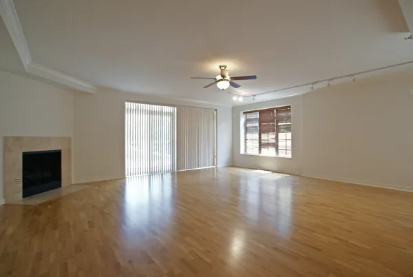 $3,200 | 425 Benjamin Drive, Unit 209, Vernon Hills, IL 60061