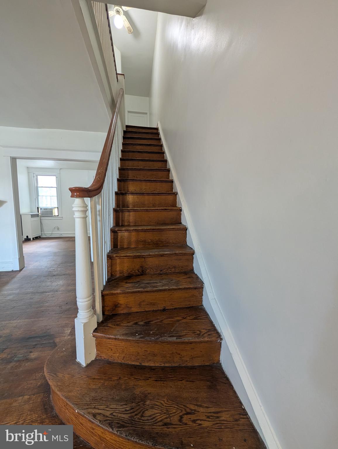 5927 Springfield Avenue Philadelphia, PA 19143 - Photo 6 of 17 a view of entryway