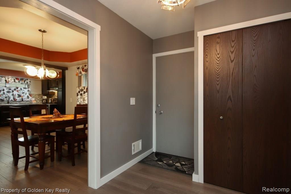 18634 Gill Road Livonia, MI 48152 - Photo 19 of 43 IMG_1441 (Custom).jpg