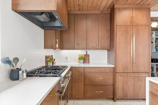 $3,149,000 | 4919 3 Points Boulevard, Mound, MN 55364