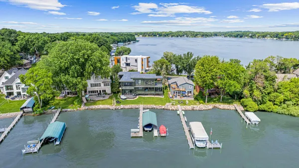 $3,149,000 | 4919 3 Points Boulevard, Mound, MN 55364