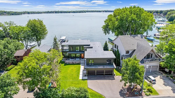 $3,149,000 | 4919 3 Points Boulevard, Mound, MN 55364