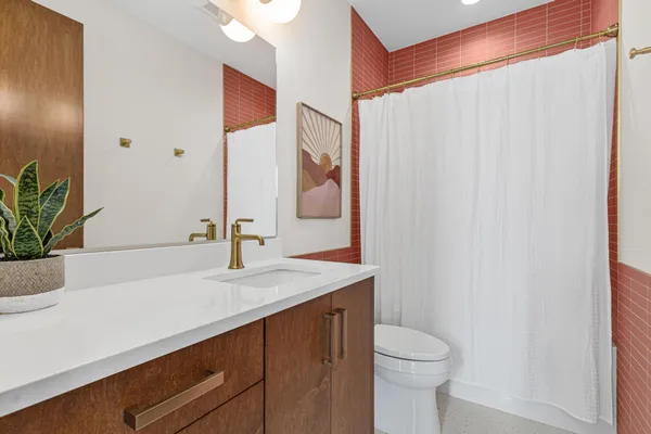 $3,149,000 | 4919 3 Points Boulevard, Mound, MN 55364