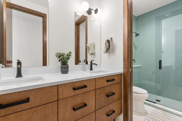 $3,149,000 | 4919 3 Points Boulevard, Mound, MN 55364