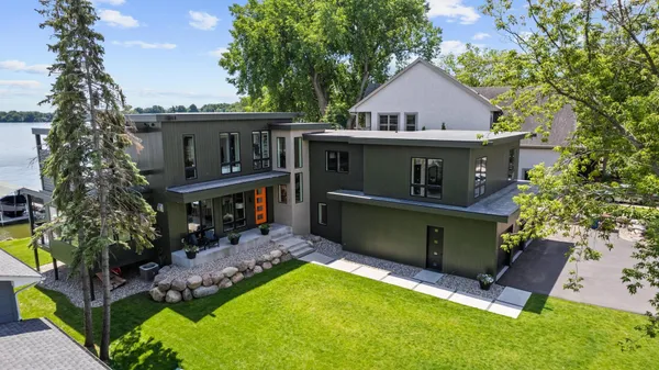 $3,149,000 | 4919 3 Points Boulevard, Mound, MN 55364