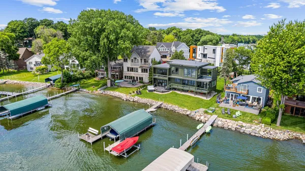 $3,149,000 | 4919 3 Points Boulevard, Mound, MN 55364