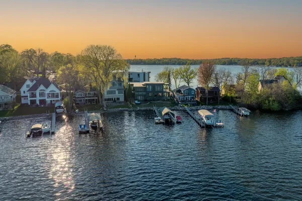 $3,149,000 | 4919 3 Points Boulevard, Mound, MN 55364