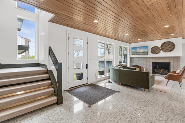 $3,149,000 | 4919 3 Points Boulevard, Mound, MN 55364