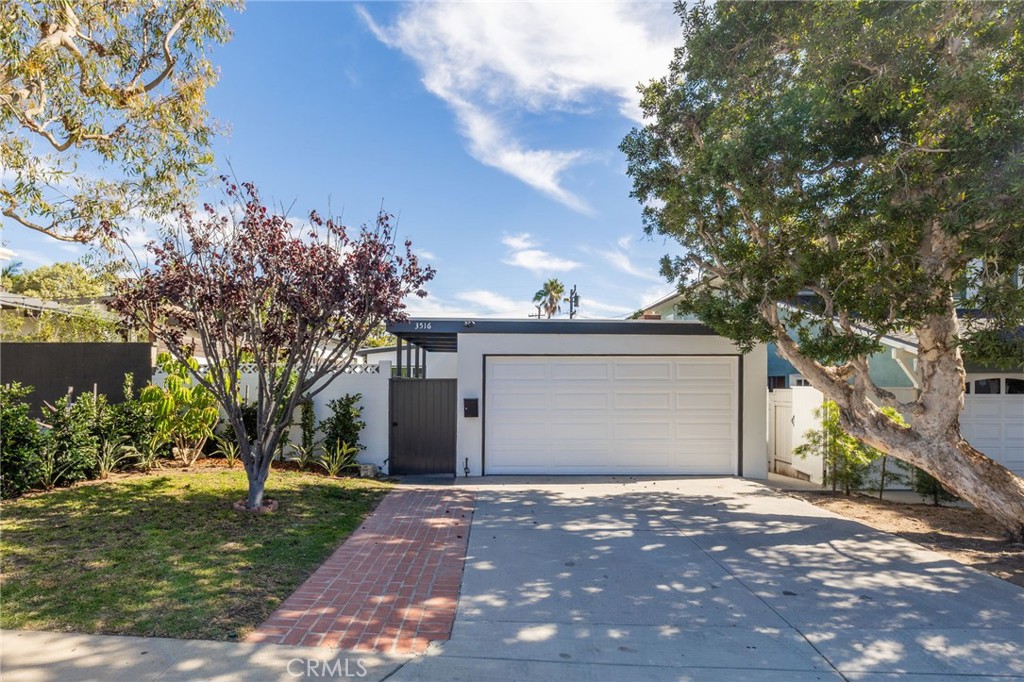 3516 Elm Avenue Manhattan Beach, CA 90266 - Photo 1 of 17 Front of house