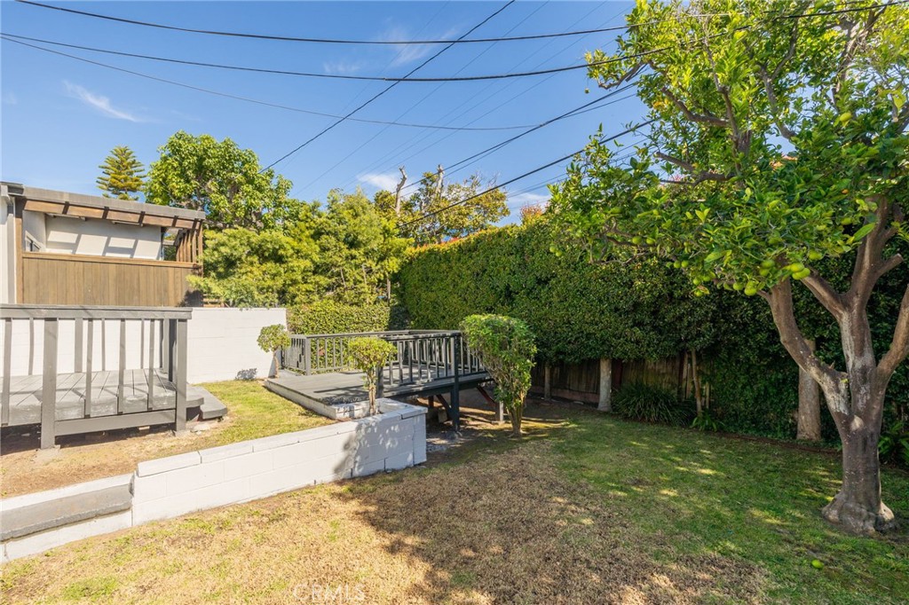 3516 Elm Avenue Manhattan Beach, CA 90266 - Photo 16 of 17 Spacious backyard