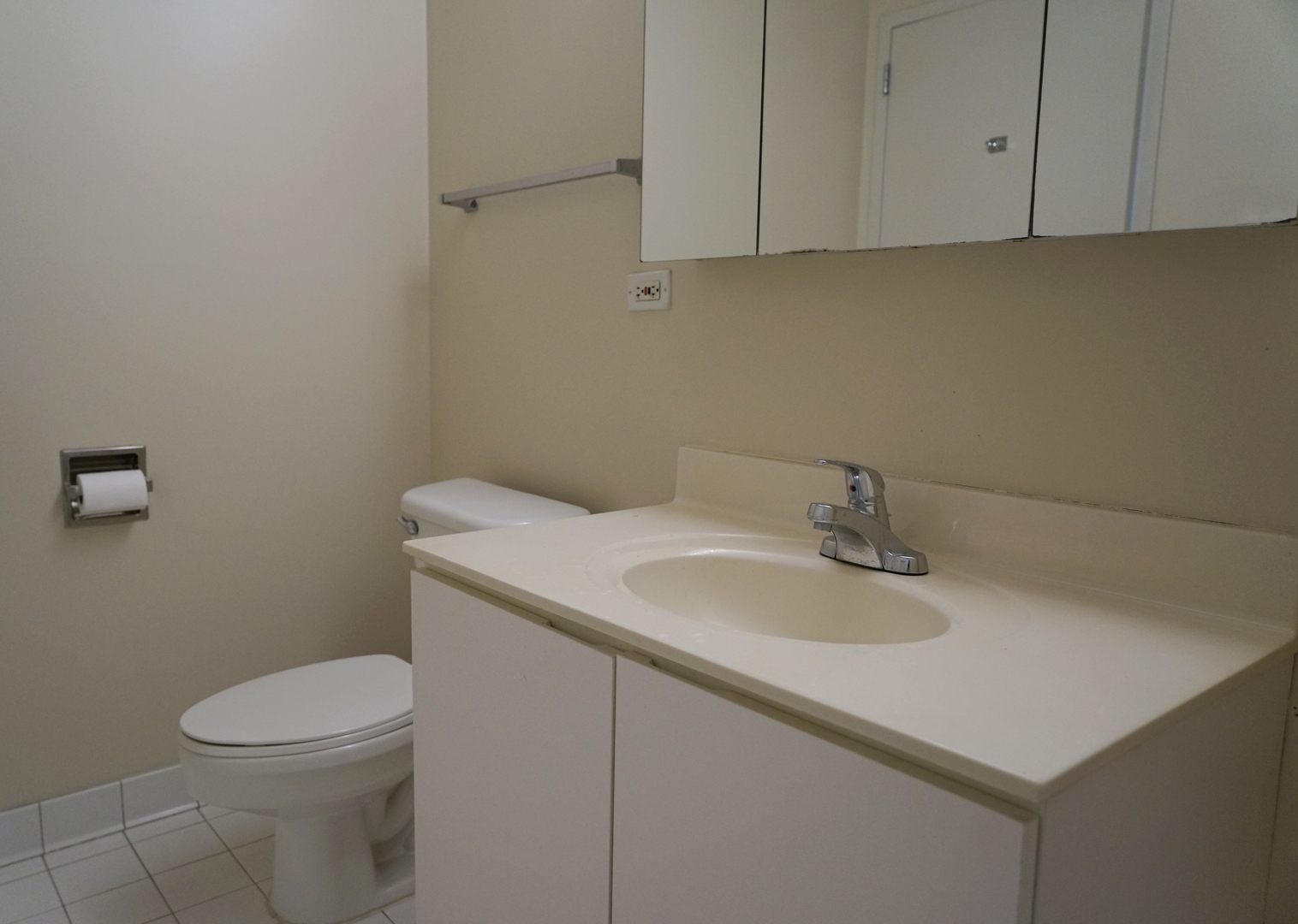 2 East Erie Street, Unit 3207 Chicago, IL 60611 - Photo 10 of 22