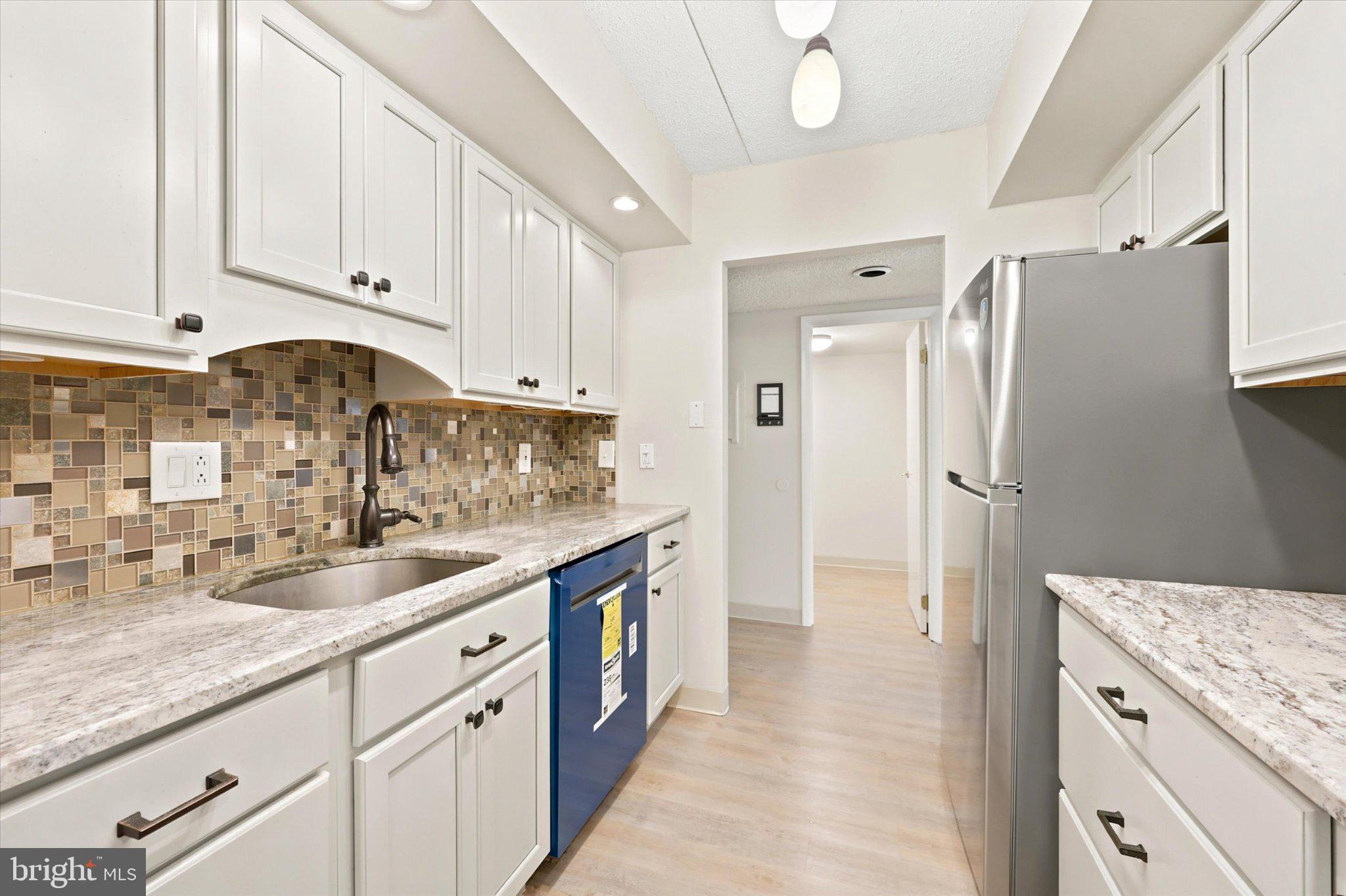 800 Avondale Road, Unit 2K Wallingford, PA 19086 - Photo 11 of 44 Modern kitchen with Brand New Appliances