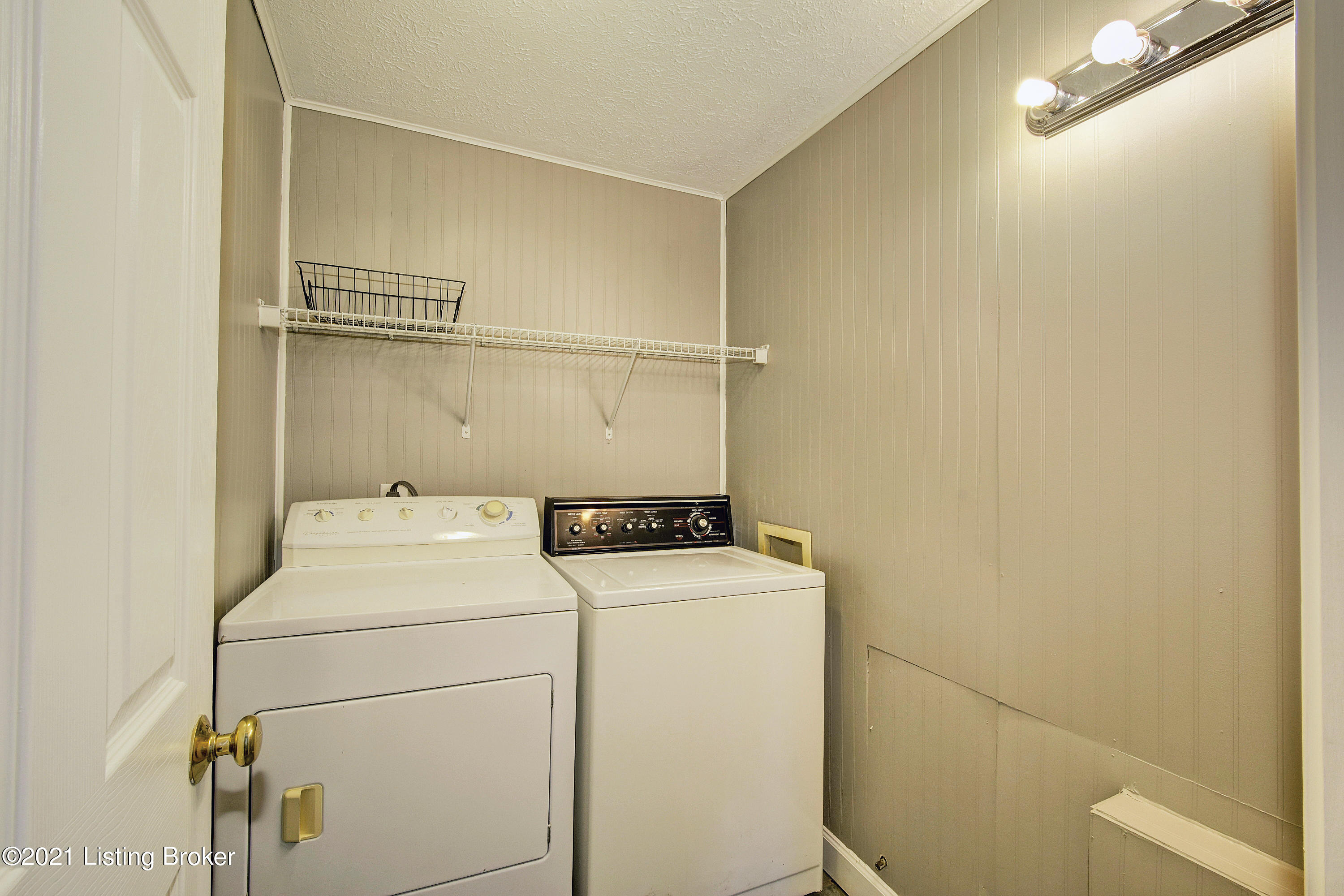 2407 Donna Road Louisville, KY 40216 - Photo 14 of 18 Laundry