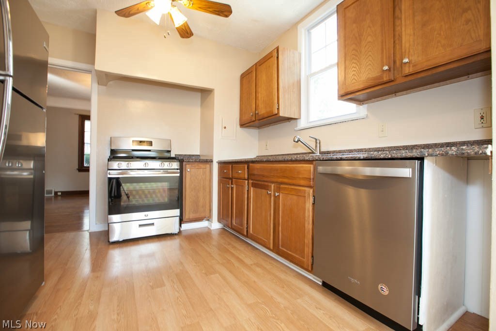3618 Cedarbrook Road Cleveland, OH 44118 - Photo 4 of 34 This bright, nicely updated kitchen includes appliances.
