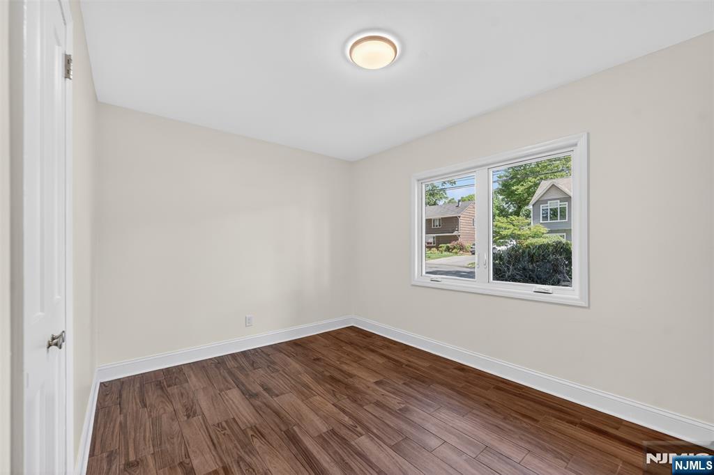 101 Sheldon Street Wyckoff, NJ 07481 - Photo 9 of 17