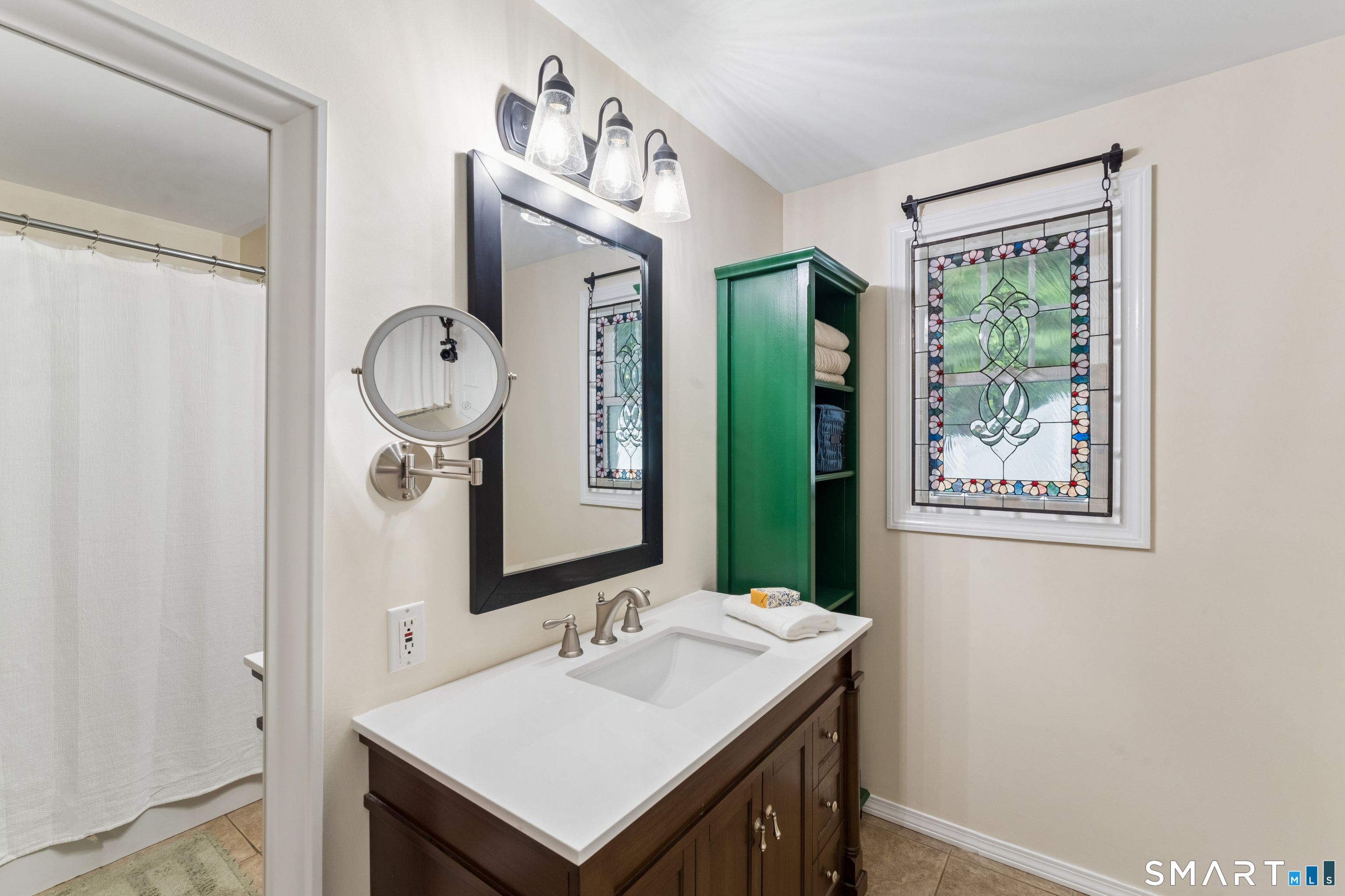 233 Hattertown Road Newtown, CT 06470 - Photo 13 of 37 Gallery Image 13