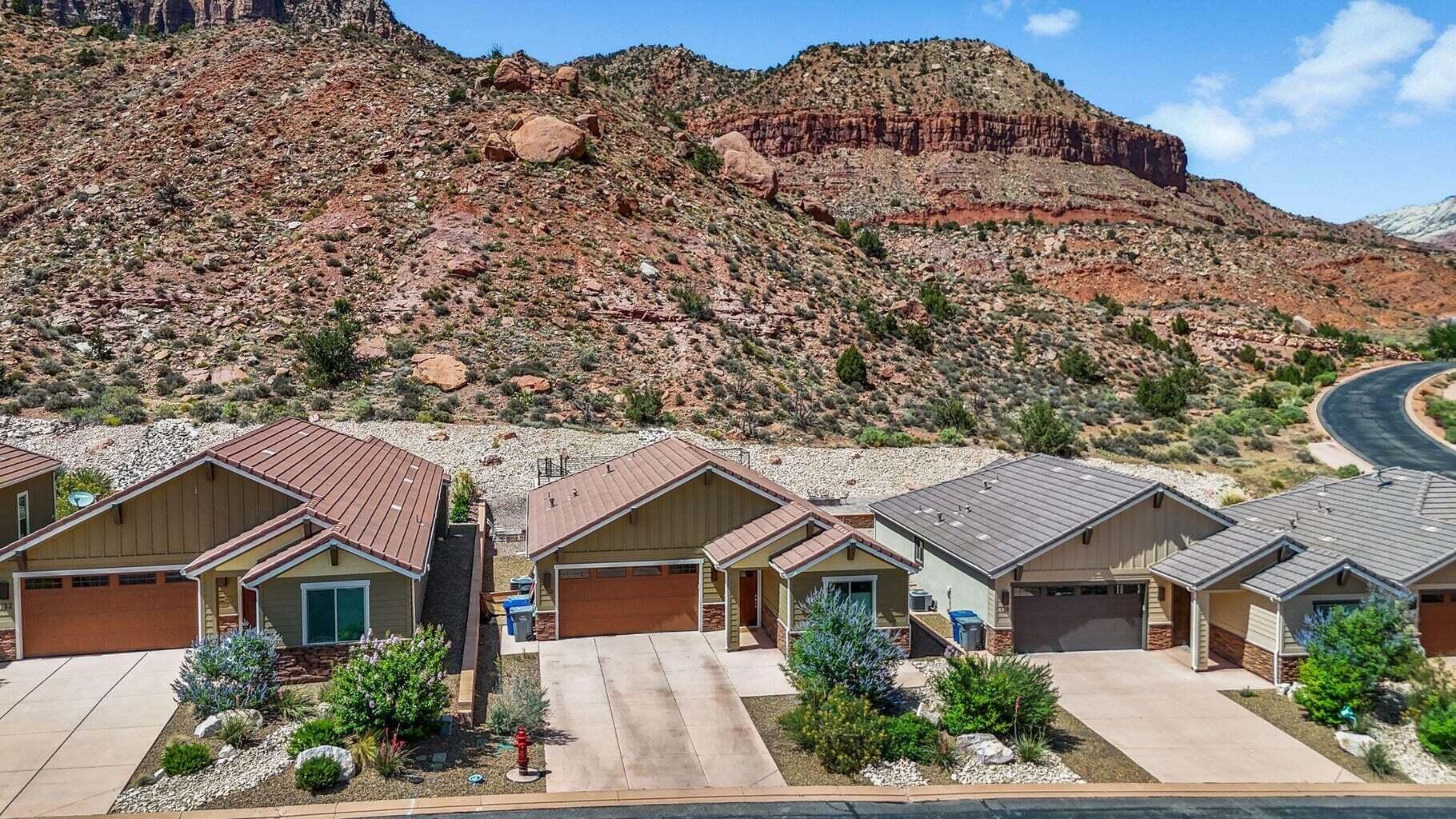 130 Matilda Lane Springdale, UT 84767 - Photo 3 of 22 20250613201436523611000000-o