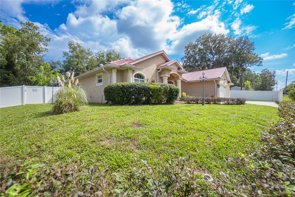 5225 East Backner Lane Inverness, FL 34452 - Photo 2 of 44