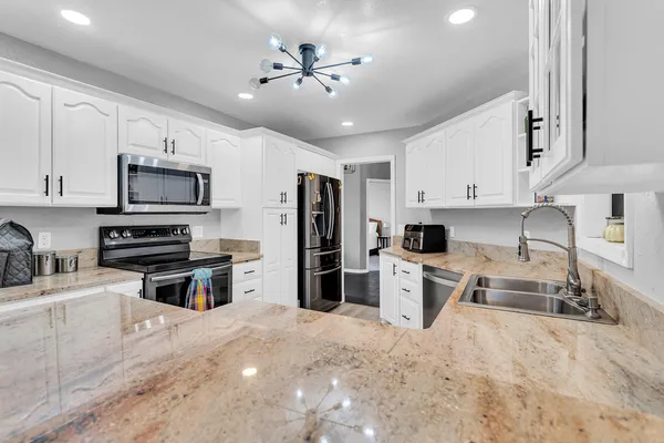 $399,900 | 2018 West Coachlight Drive, Jackson, MI 49201