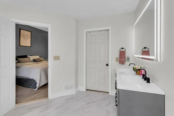 $399,900 | 2018 West Coachlight Drive, Jackson, MI 49201