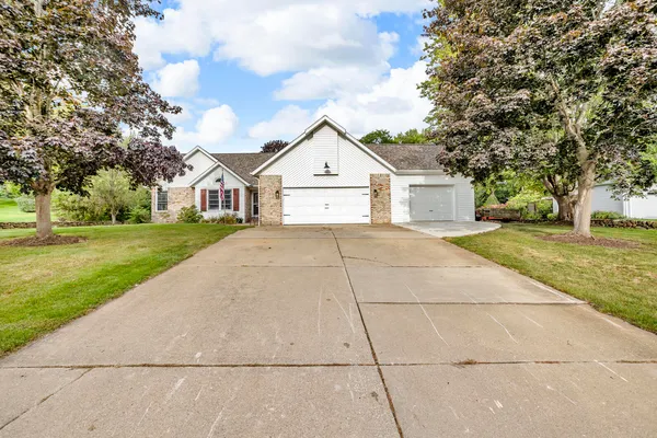 $399,900 | 2018 West Coachlight Drive, Jackson, MI 49201