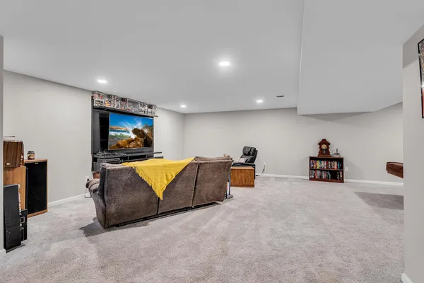 $399,900 | 2018 West Coachlight Drive, Jackson, MI 49201