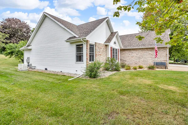 $399,900 | 2018 West Coachlight Drive, Jackson, MI 49201