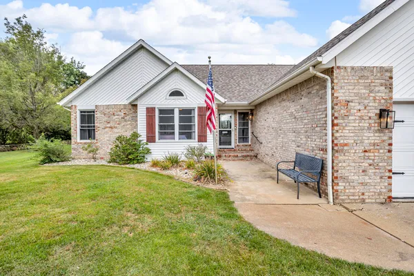 $399,900 | 2018 West Coachlight Drive, Jackson, MI 49201