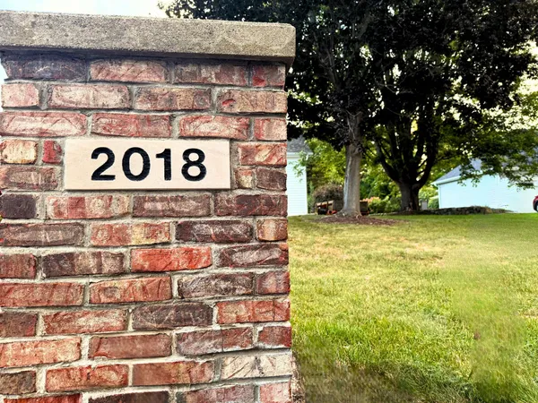 $399,900 | 2018 West Coachlight Drive, Jackson, MI 49201