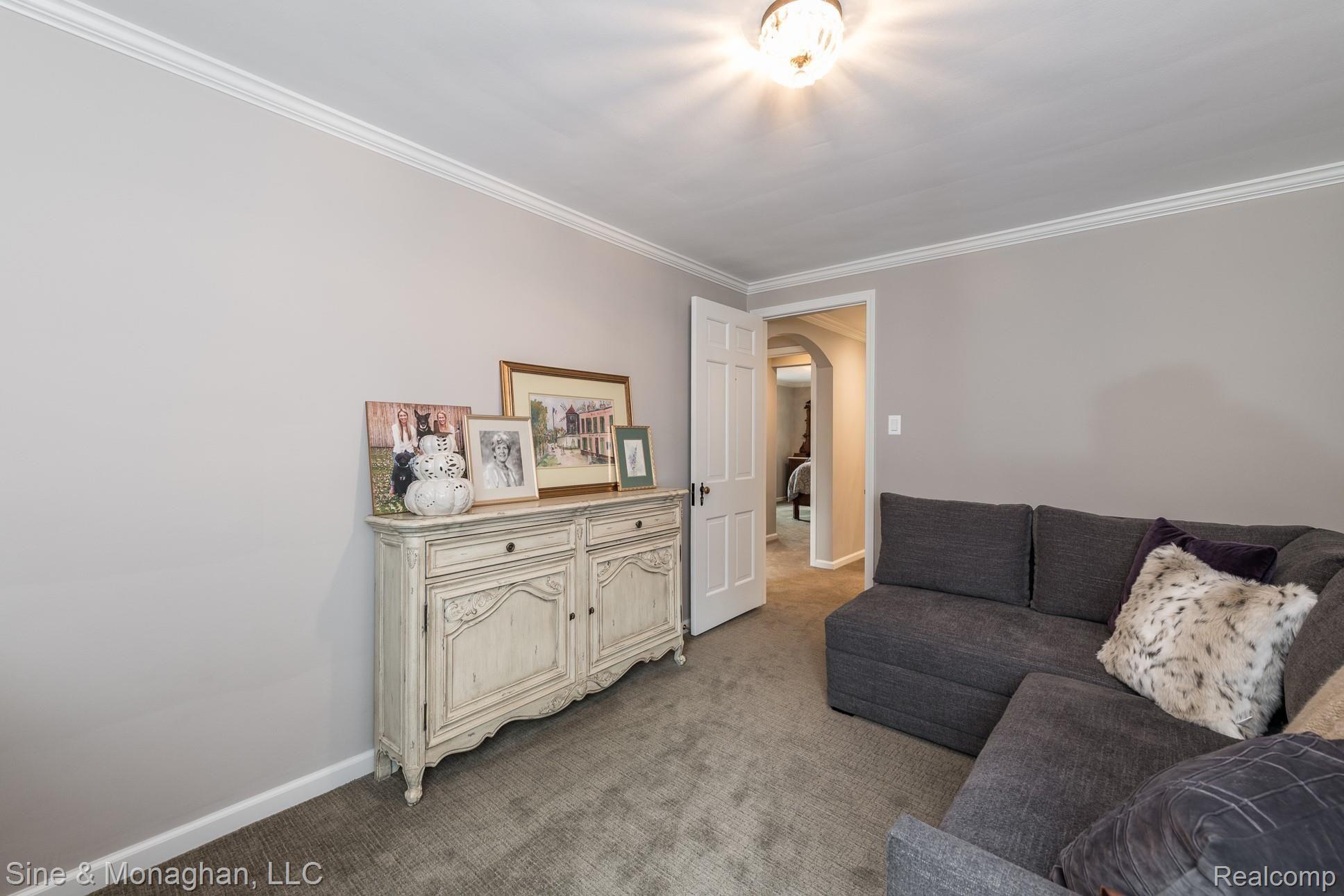 689 Fisher Road Grosse Pointe, MI 48230 - Photo 29 of 58 DSC_1965.jpg