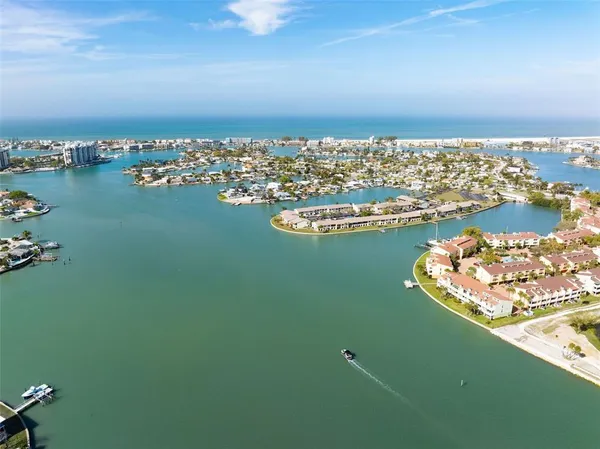 $349,999 | 507 Plaza Seville Court, Unit 13, Treasure Island, FL 33706