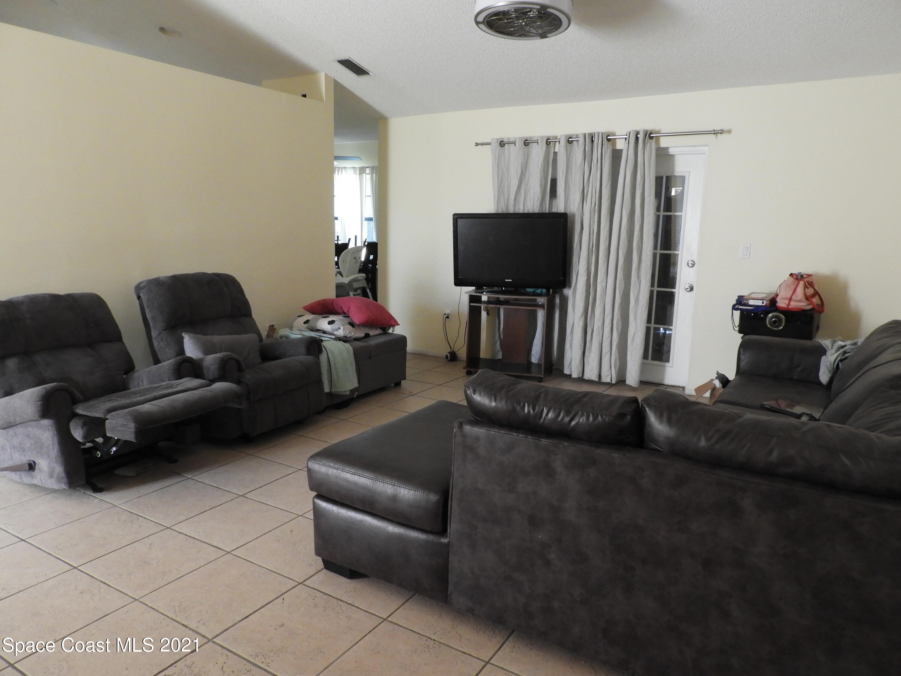 249 Stendal Road Northwest Palm Bay, FL 32907 - Photo 2 of 11 IMG_20160219_233524