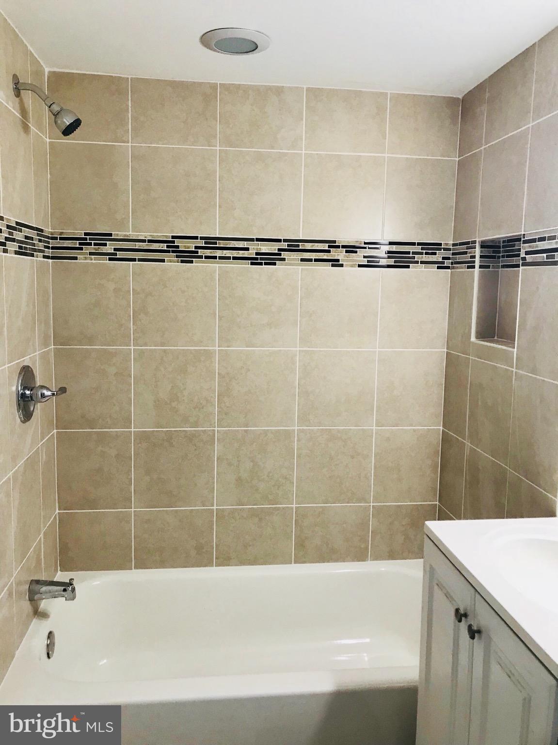 3404 North Point Road Baltimore, MD 21222 - Photo 11 of 12 Bath