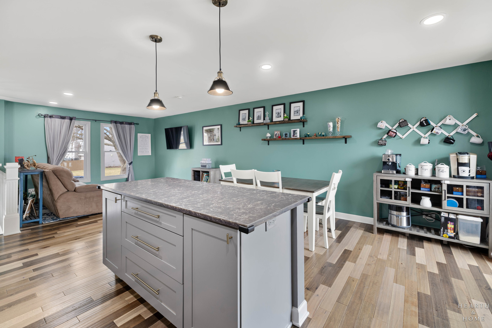 555 Rodenburg Road Roselle, IL 60172 - Photo 7 of 37