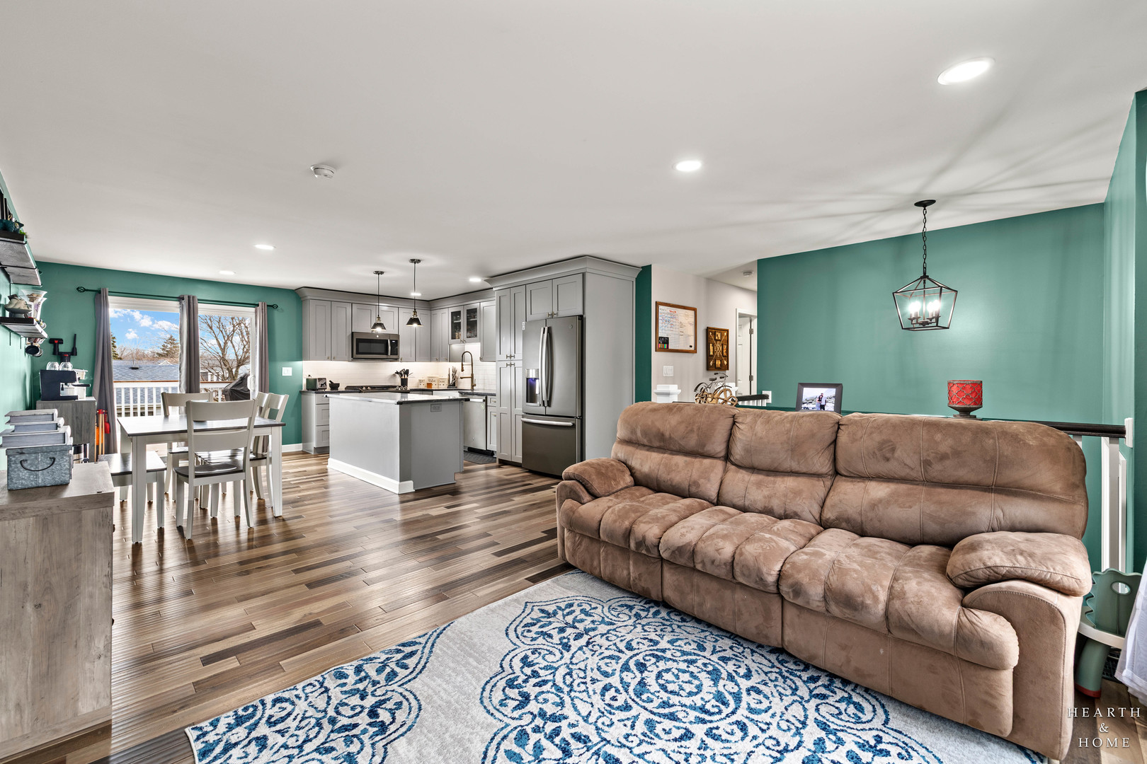 555 Rodenburg Road Roselle, IL 60172 - Photo 9 of 37