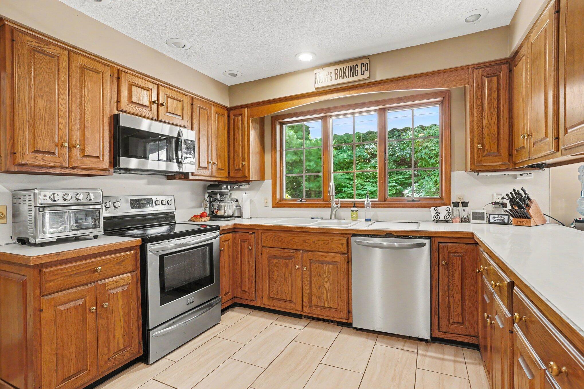 2065 Forest Park Road Muskegon, MI 49441 - Photo 14 of 39 013_file_3504