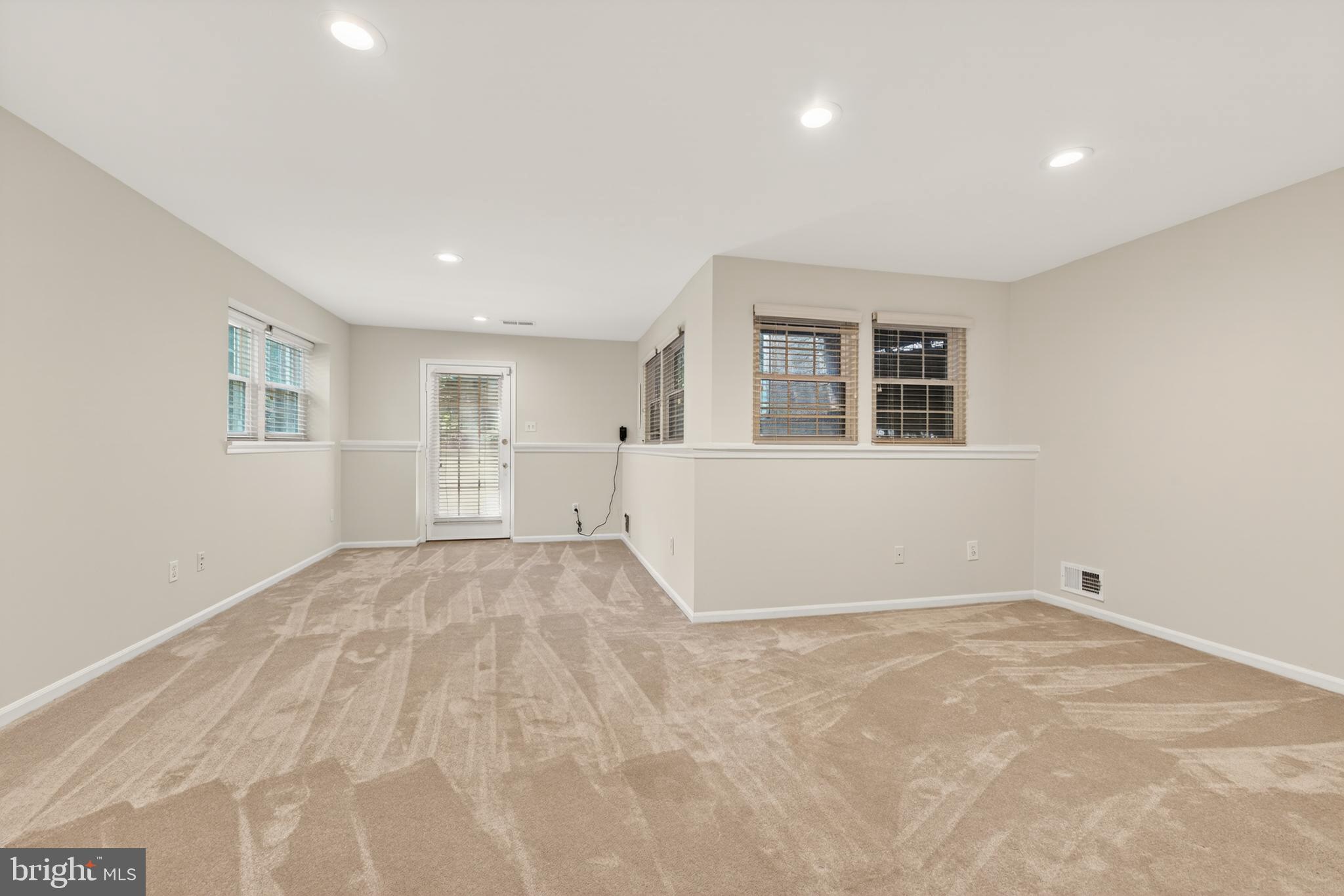1409 Park Garden Lane Reston, VA 20194 - Photo 32 of 41 a view of an empty room with a window