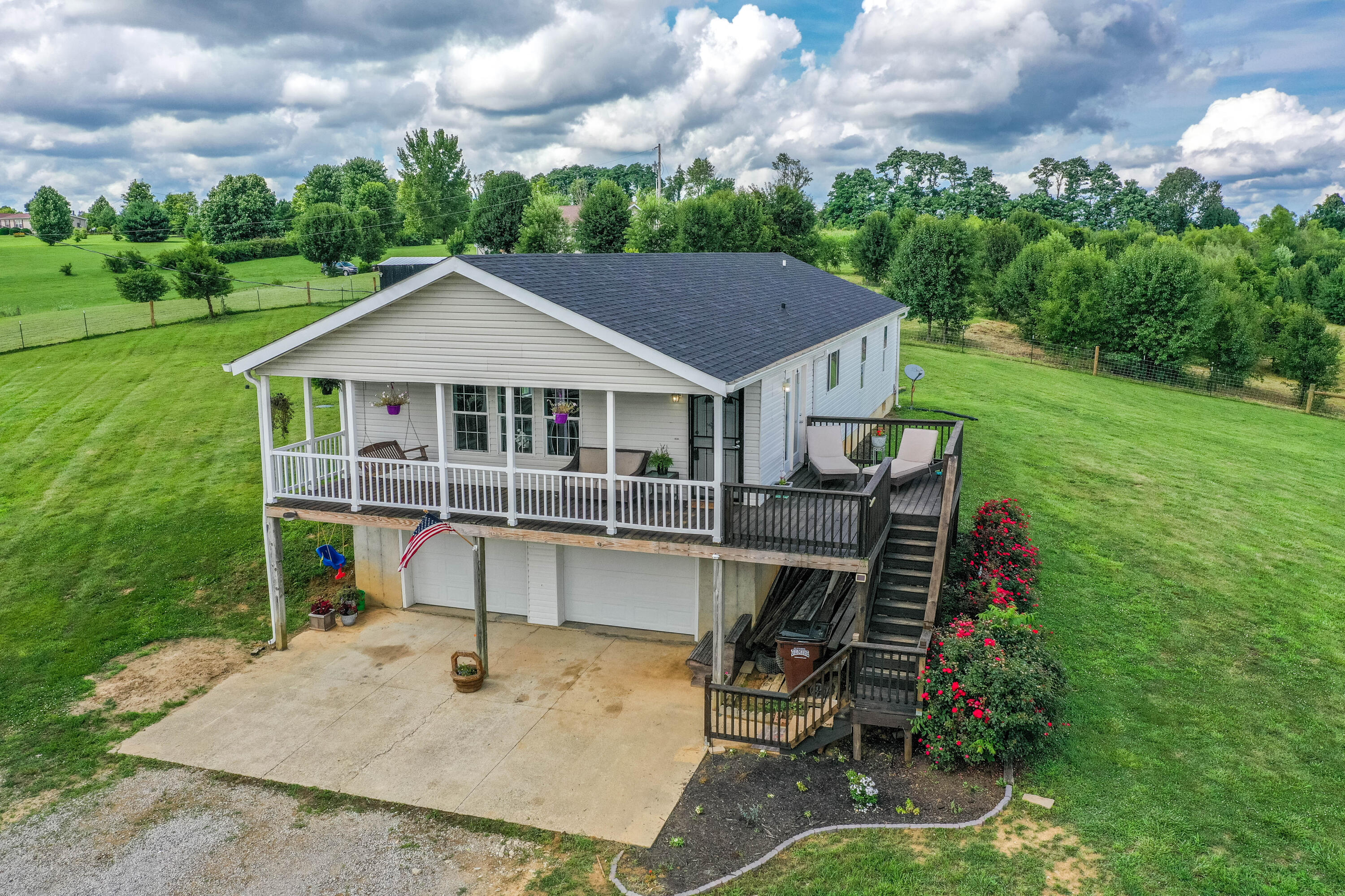 102 Farmers Trace Road Mount Eden, KY 40046 - Photo 2 of 58 1-20