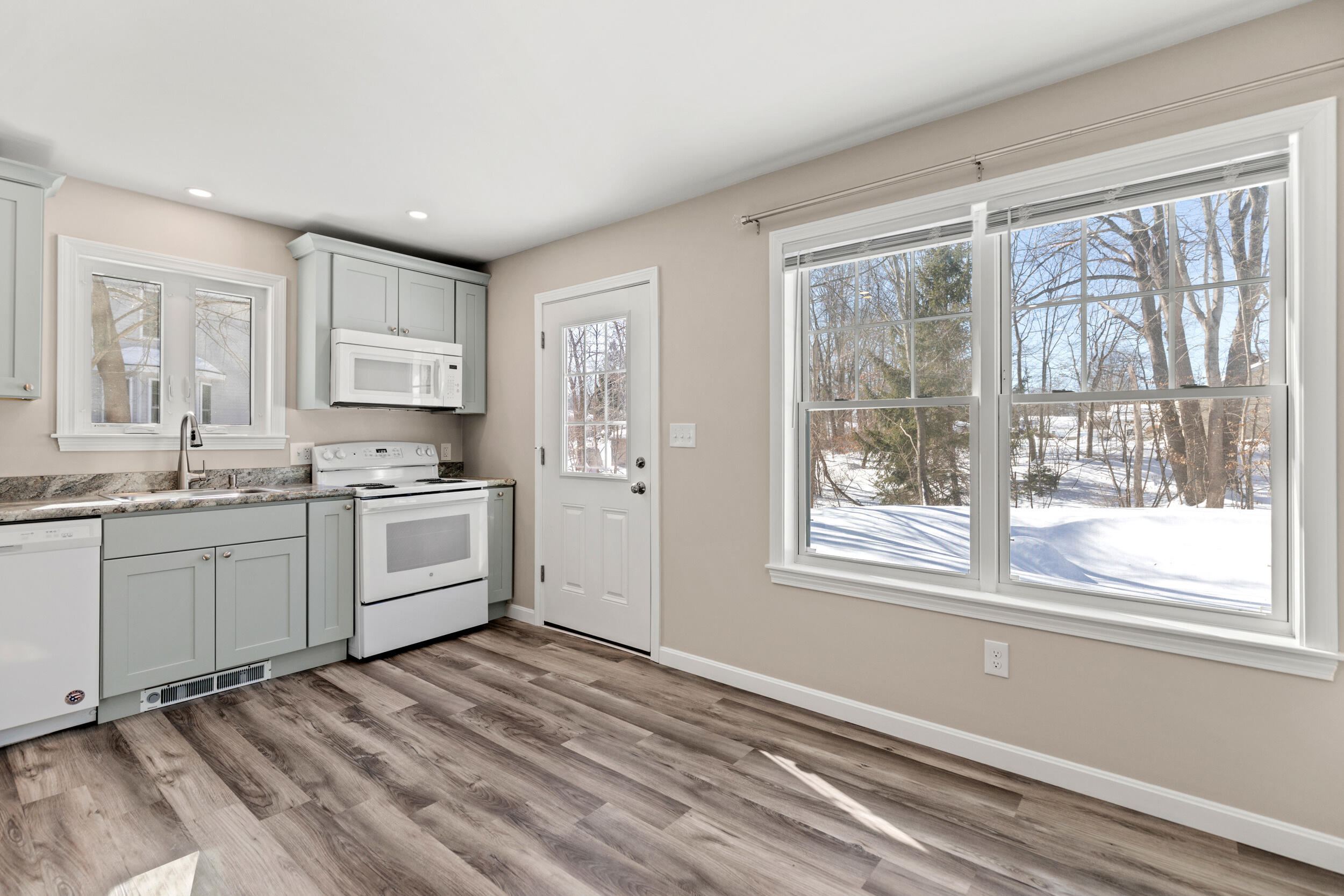 224 North Street, Unit 104 Saco, ME 04072 - Photo 5 of 23 224 north street 108 saco-08