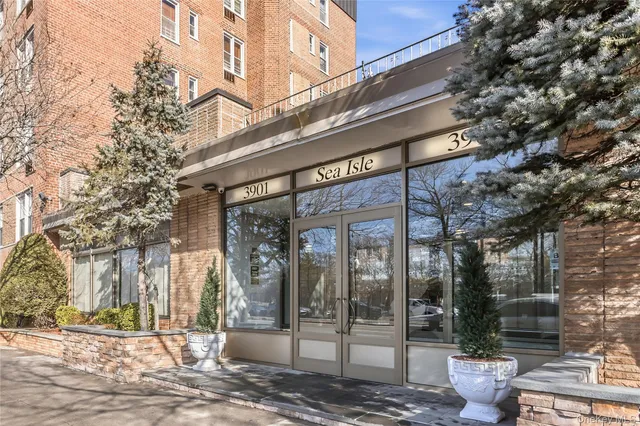 $449,000 | 3901 Nostrand Avenue, Unit 4B | Sheepshead Bay