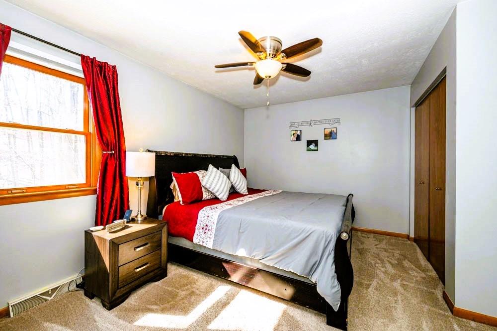 24 Lynmar Road Pittsburgh, PA 15209 - Photo 17 of 39 a bedroom with a bed and a window