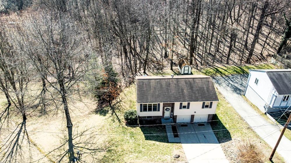 24 Lynmar Road Pittsburgh, PA 15209 - Photo 38 of 39 front view of a house with a yard