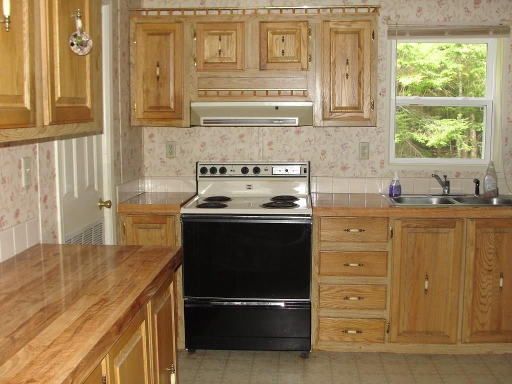 134 Town Farm Road Harrison, ME 04040 - Photo 13 of 33 Nice view of the kitchen.